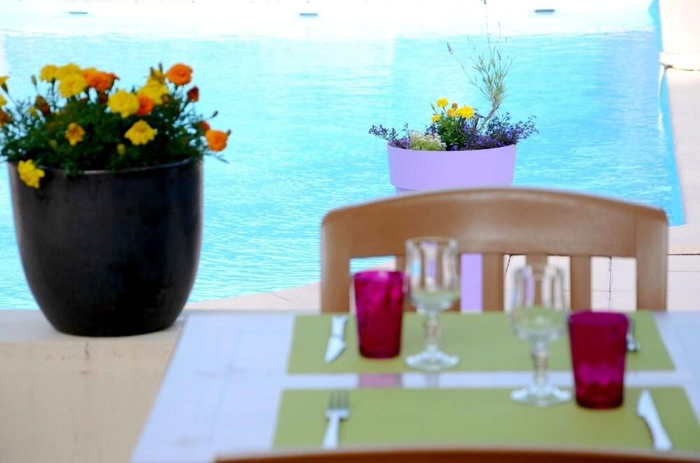 Logis Hotel Restaurant L'Escapade Ламастр Экстерьер фото